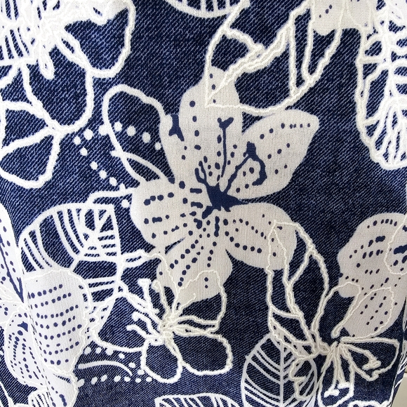 SJS SLEEVELESS BLOUSE/TOP - Picture 7 of 11